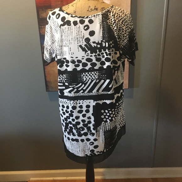 High Low Round Neck Tee - Picture 4 of 4